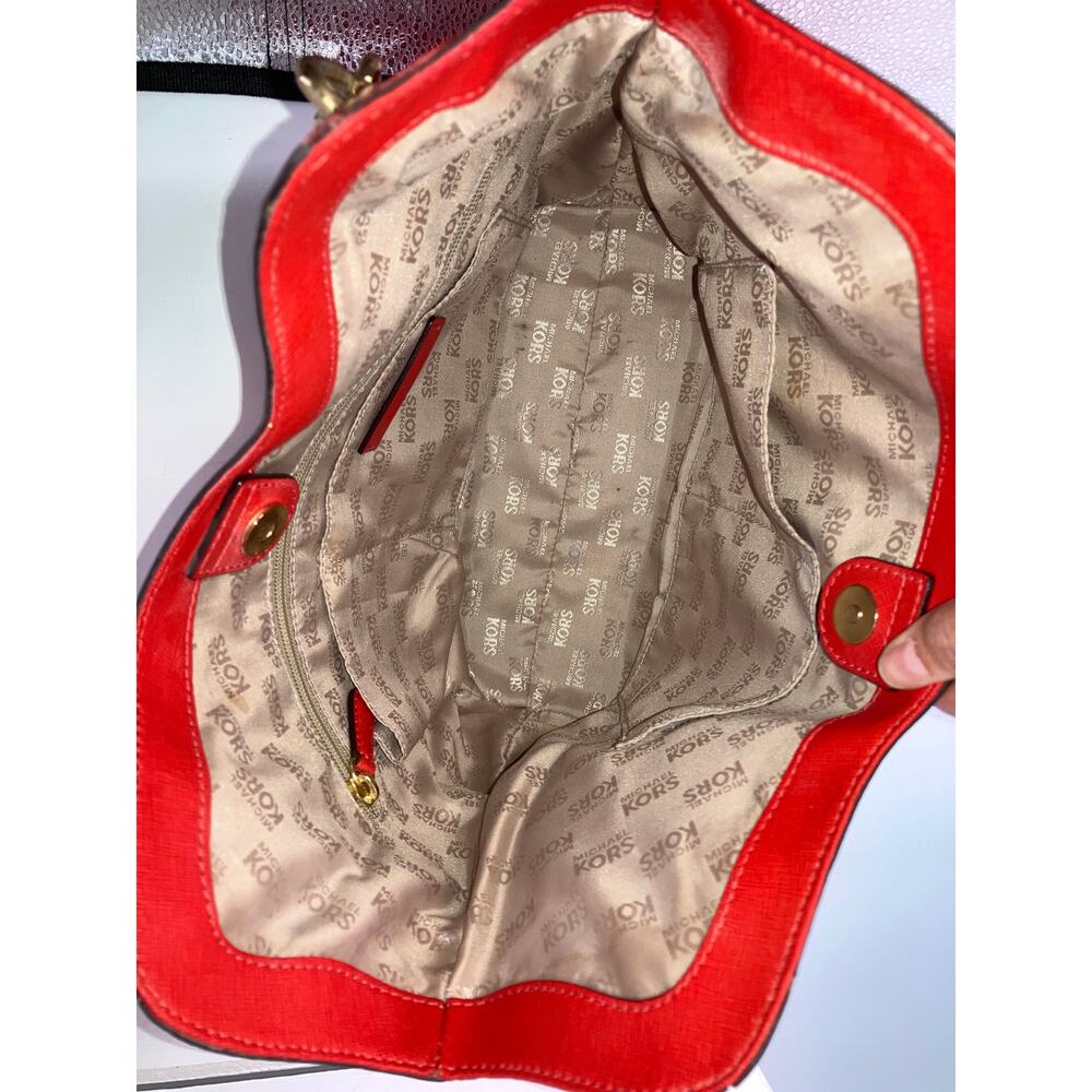 MICHAEL KORS, LARGE ORANGE-RED SAFFIANO LEATHER SHOULDER BAG - Picture 12 of 15